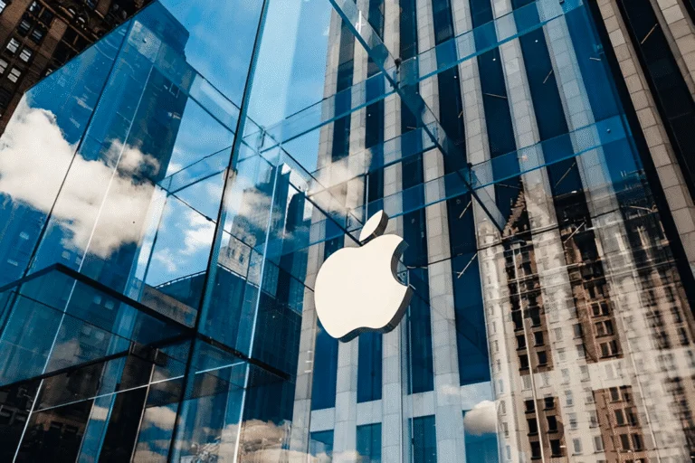 Apple at the Crossroads of Manufacturing as Tariffs Cast a Shadow over the Tech Market